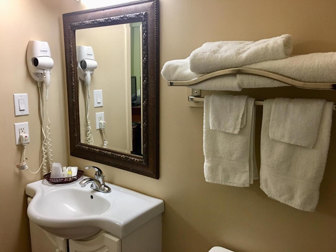 Valley Inn Motel Съдбъри Екстериор снимка